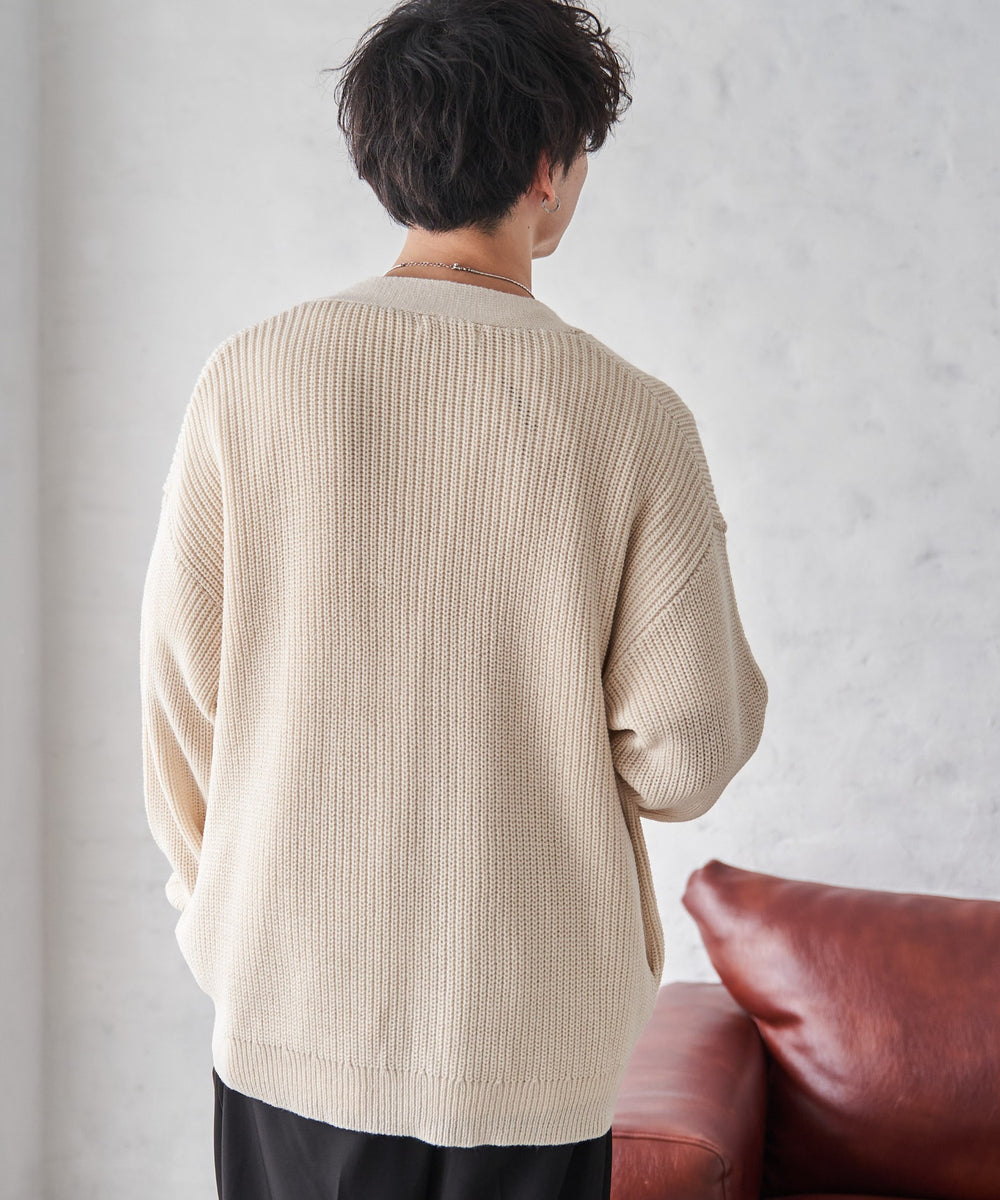 ホワイト モデル：175cm L着用