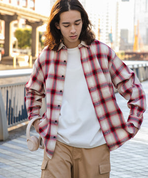 レッド系チェック モデル：174cm L着用