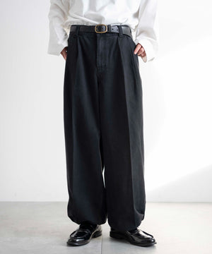 ブラック モデル：175cm L着用