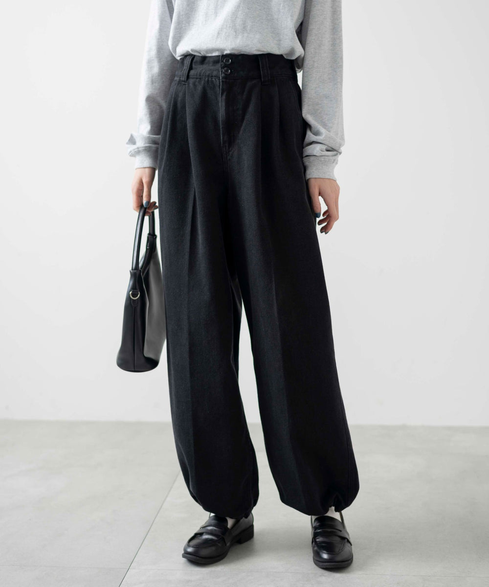 ブラック モデル：161cm S着用