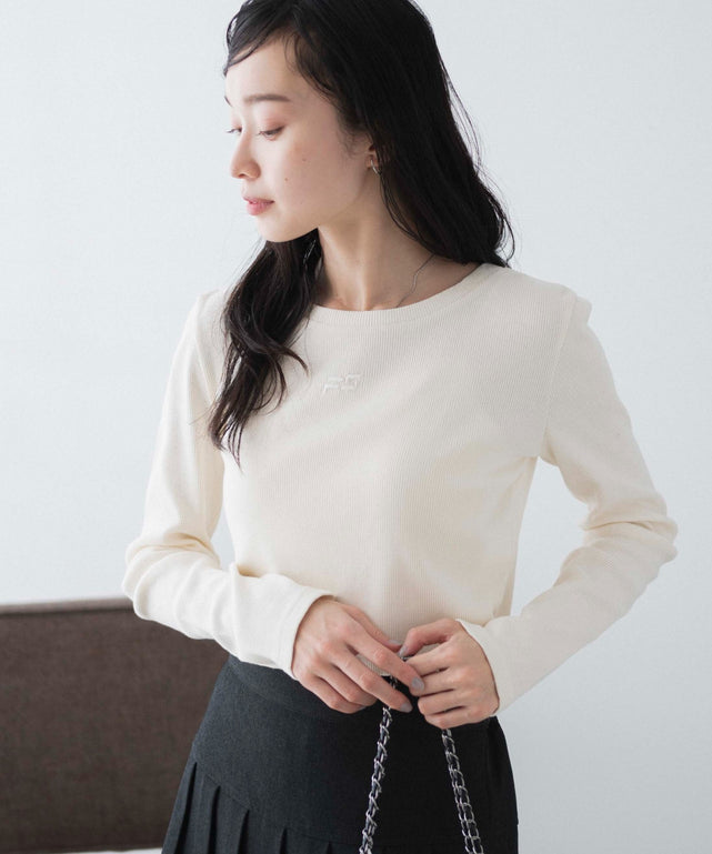 オフホワイト モデル：161cm F着用