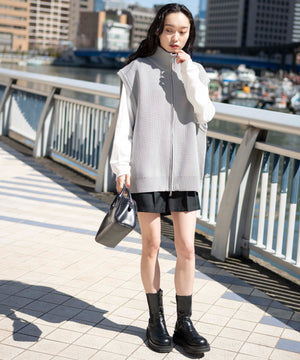 グレー モデル：161cm L着用