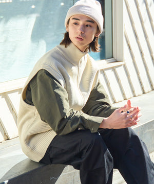 ホワイト モデル：172cm L着用