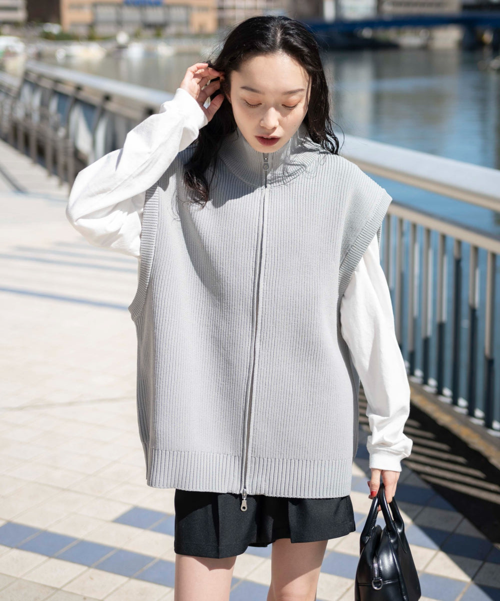 グレー モデル：161cm L着用