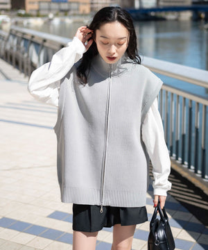 グレー モデル：161cm L着用