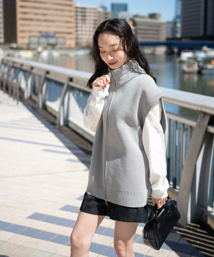 グレー モデル：161cm L着用