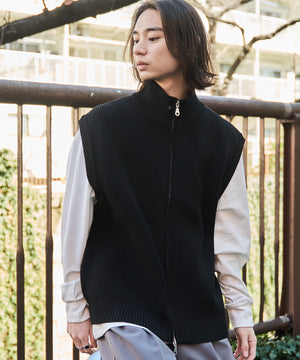 ブラック モデル：172cm L着用