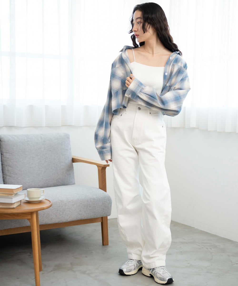 オフホワイト　モデル:163cm M着用