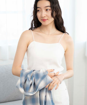 オフホワイト　モデル:163cm M着用