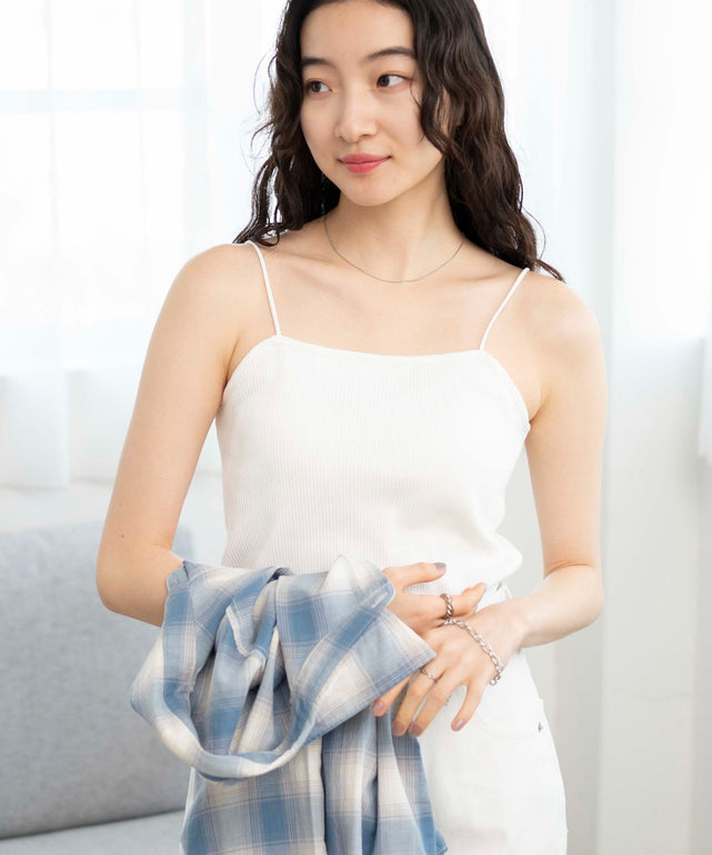 オフホワイト　モデル:163cm M着用