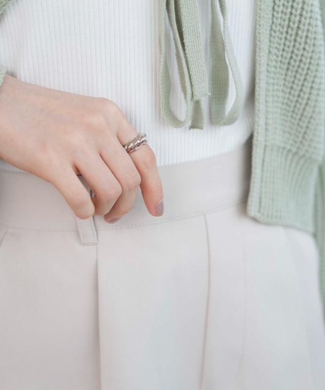 タックショートパンツ