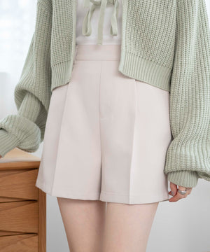 オフホワイト　モデル:163cm M着用