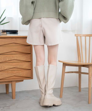 オフホワイト　モデル:163cm M着用