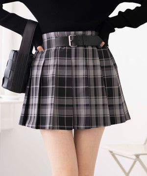 ブラック系チェック1　モデル:163cm F着用