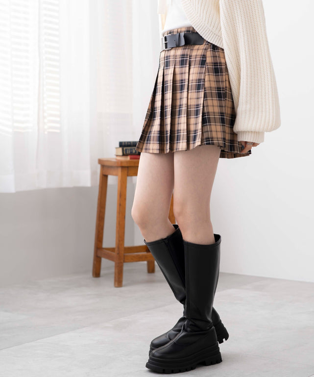 ベージュ系チェック1　モデル:163cm F着用