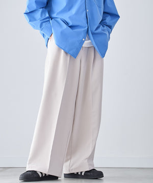 Lベージュ モデル：175cm L着用