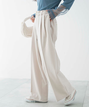 Lベージュ　モデル：161㎝　S着用