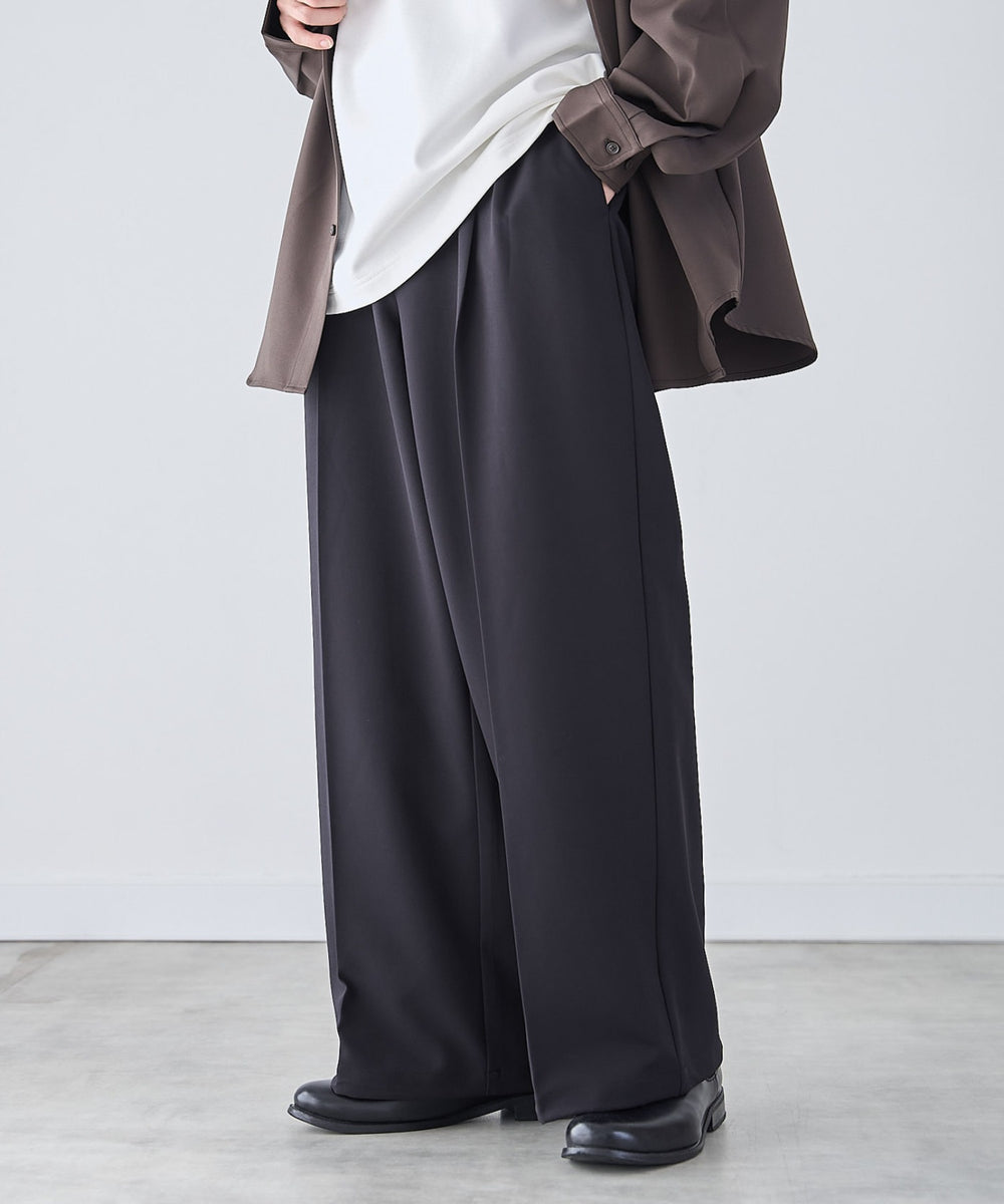 ブラック モデル：175cm L着用