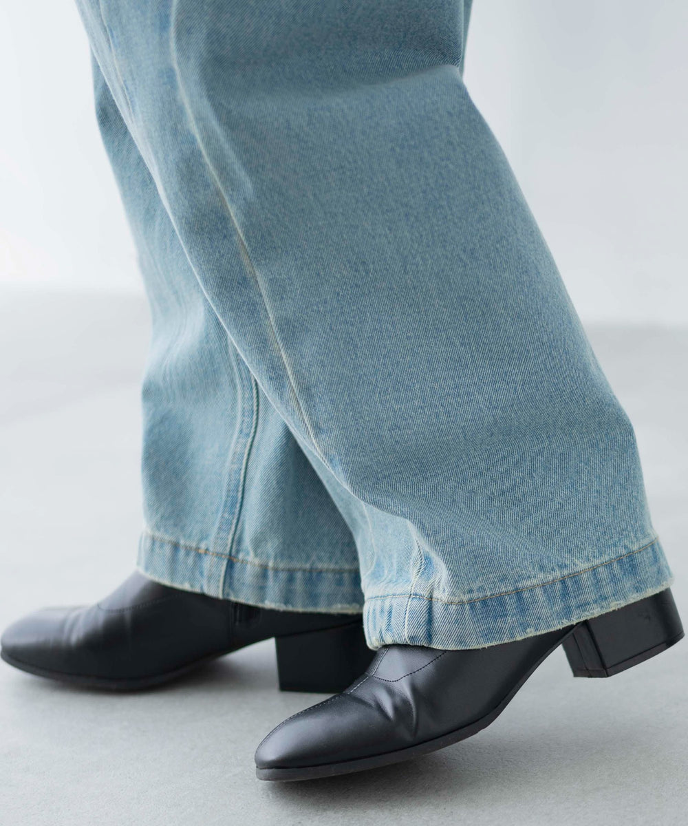 カーブデニムパンツ