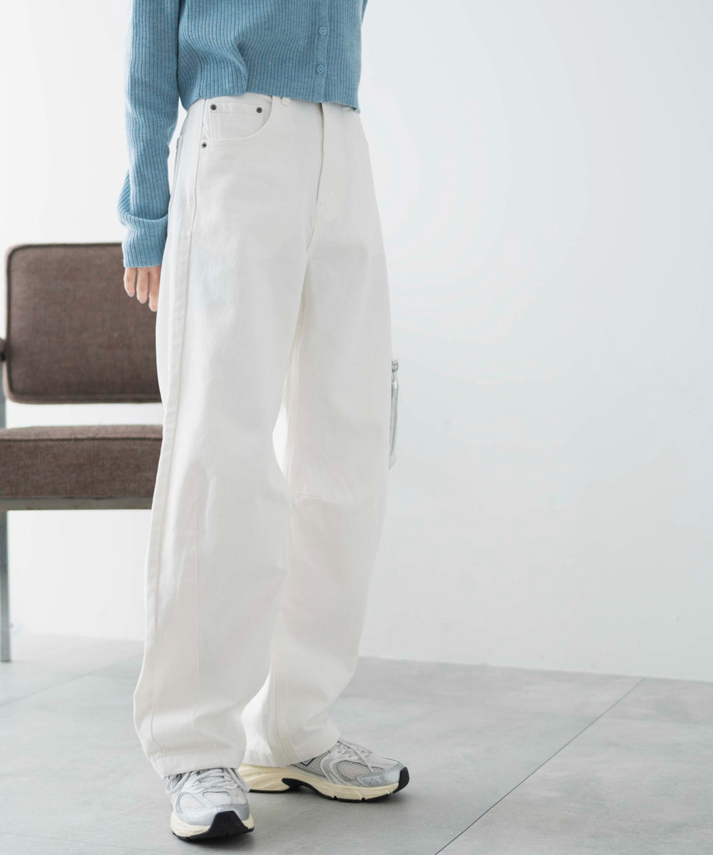 ホワイト　モデル：161㎝　M着用