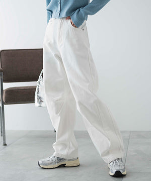 ホワイト　モデル：161㎝　M着用