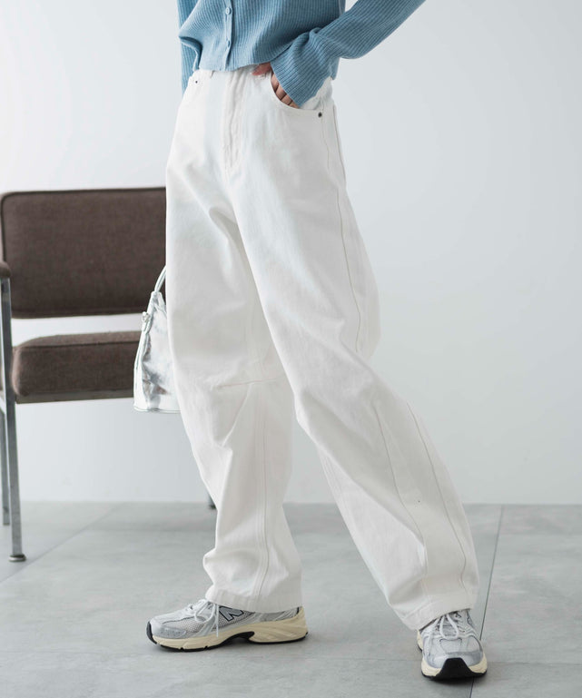 ホワイト　モデル：161㎝　M着用