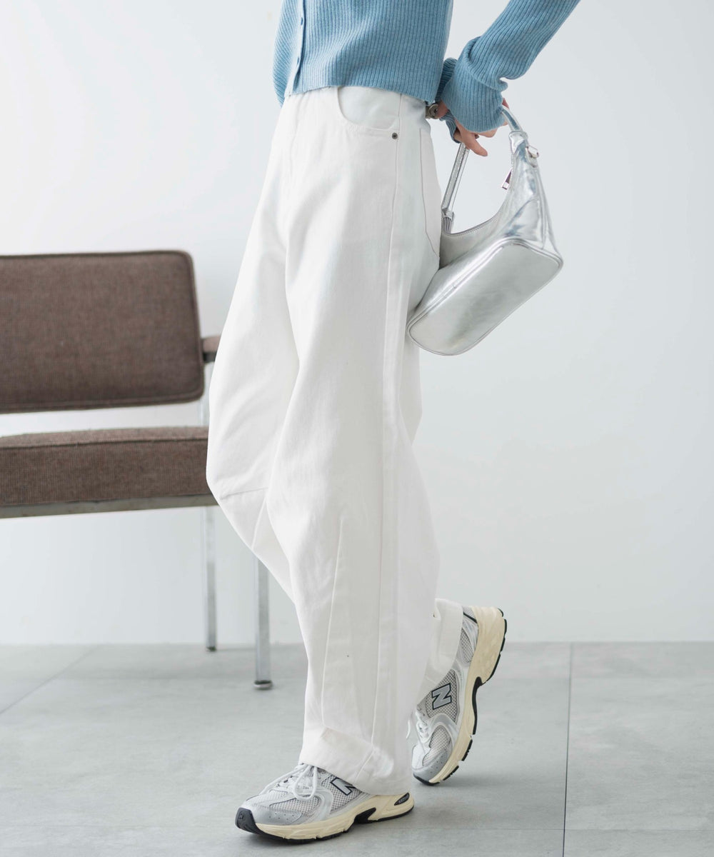 ホワイト　モデル：161㎝　M着用