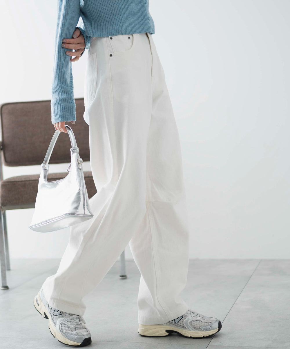 ホワイト　モデル：161㎝　M着用