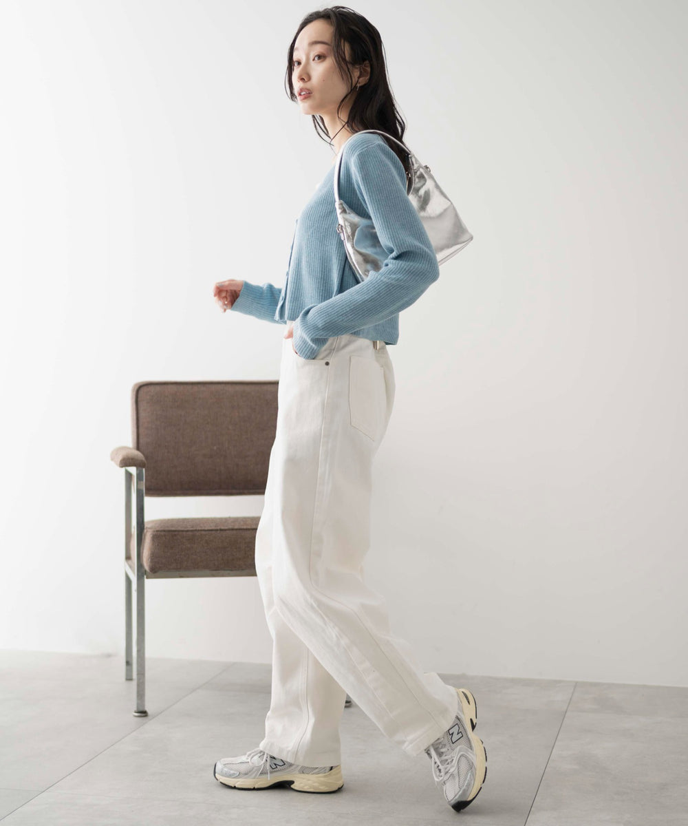 ホワイト　モデル：161㎝　M着用