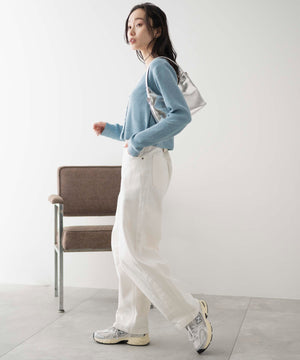 ホワイト　モデル：161㎝　M着用