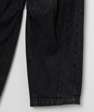 カーブデニムパンツ