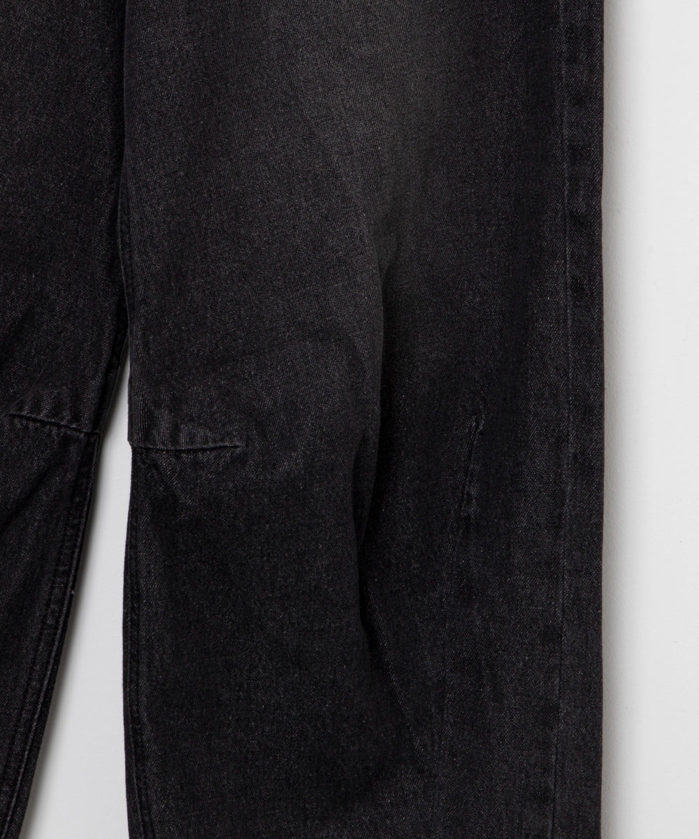 カーブデニムパンツ