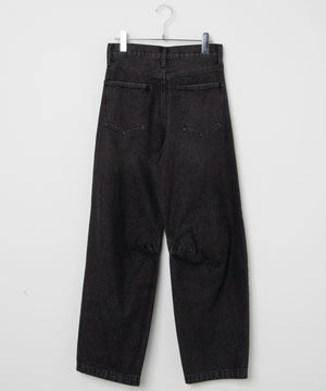 カーブデニムパンツ