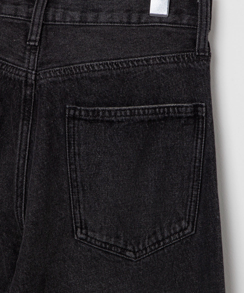 カーブデニムパンツ