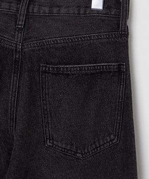 カーブデニムパンツ