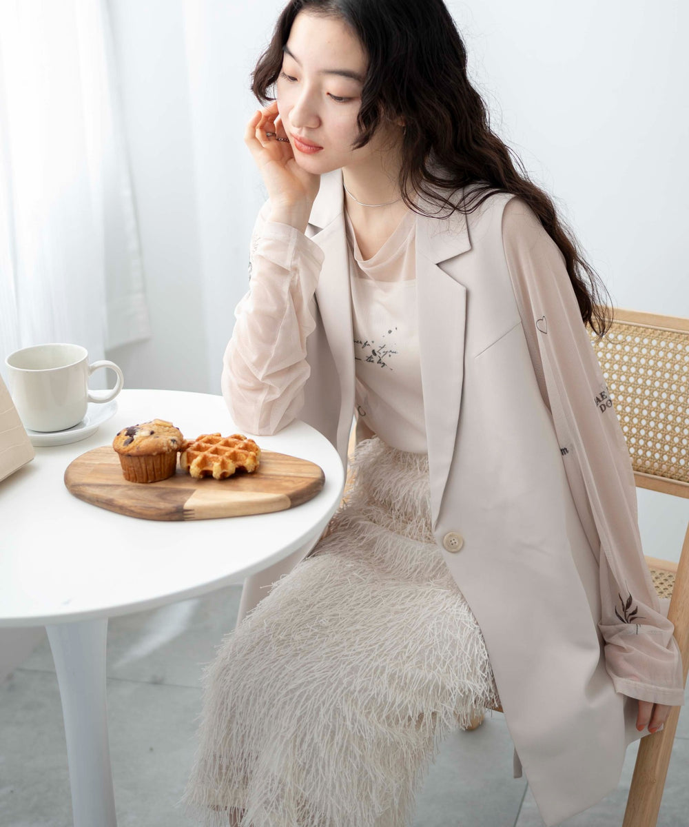 オフホワイト　モデル:163cm F着用