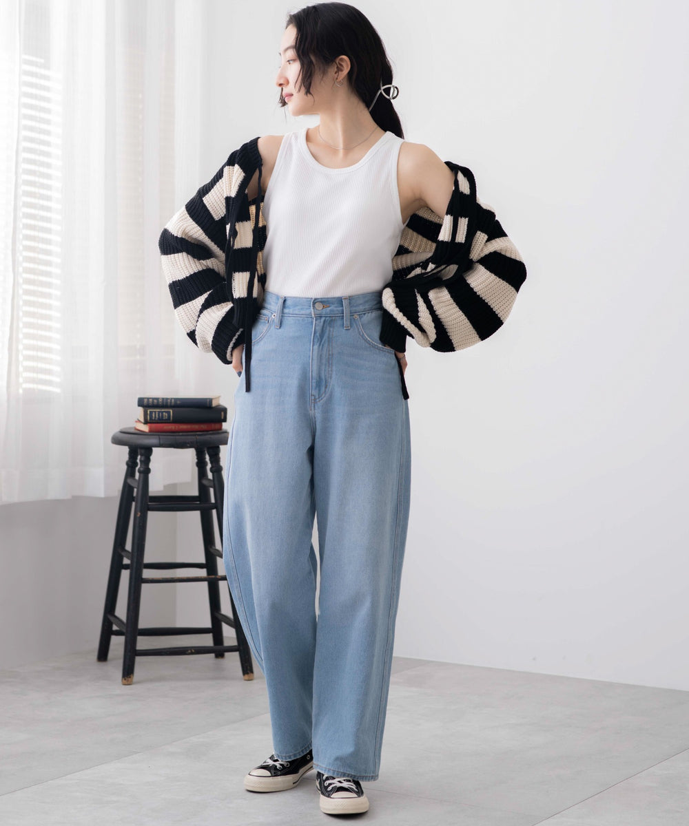 ホワイト　モデル:163cm M着用