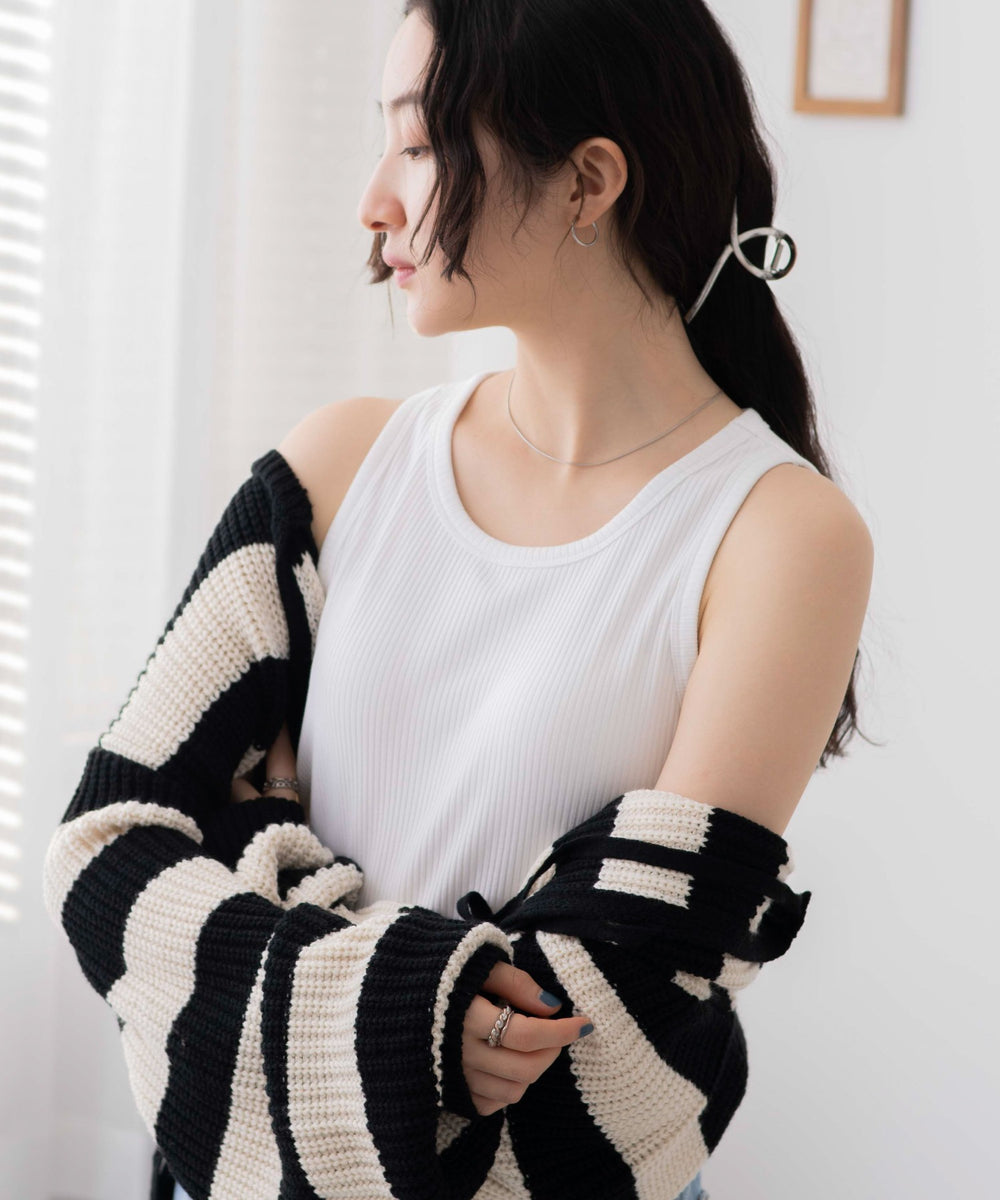 ホワイト　モデル:163cm M着用