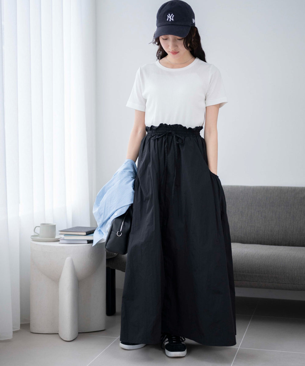 ホワイト 　モデル:163cm M着用