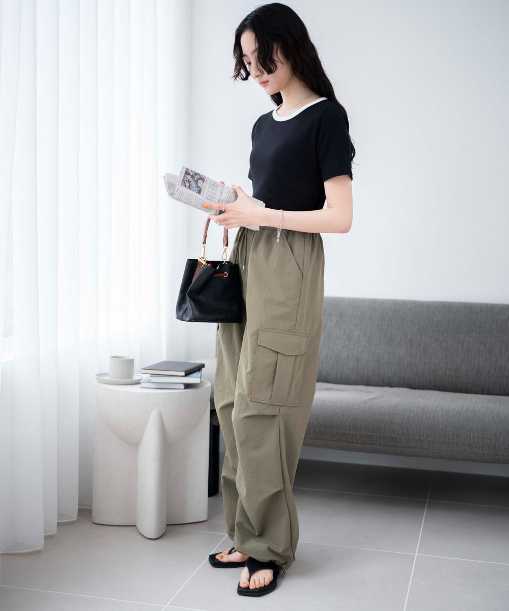 ブラックその他　モデル:163cm M着用