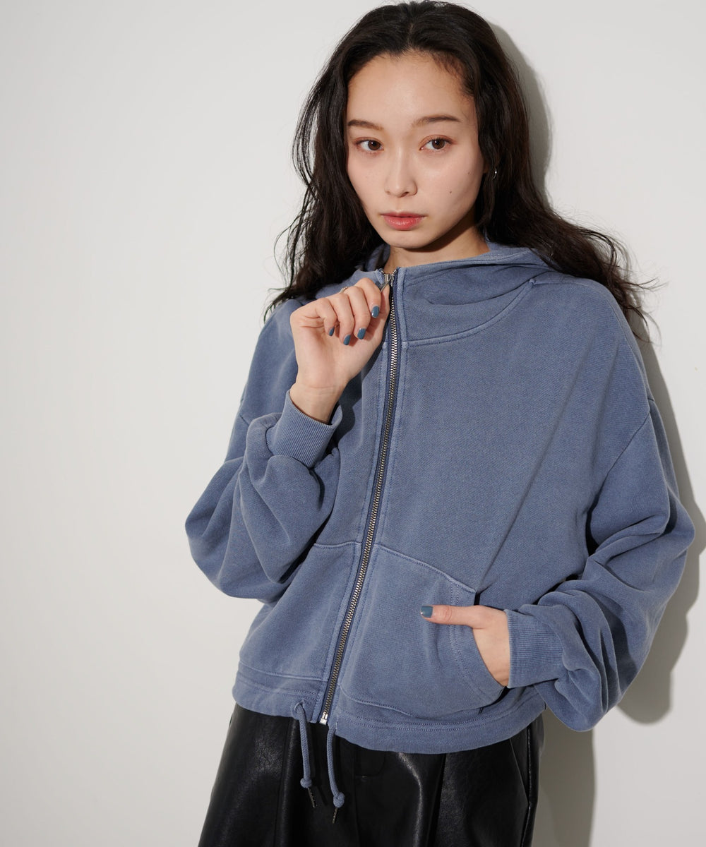 ブルー  モデル:161cm F着用