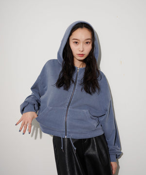 ブルー  モデル:161cm F着用