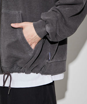 カーキ モデル：172cm L着用