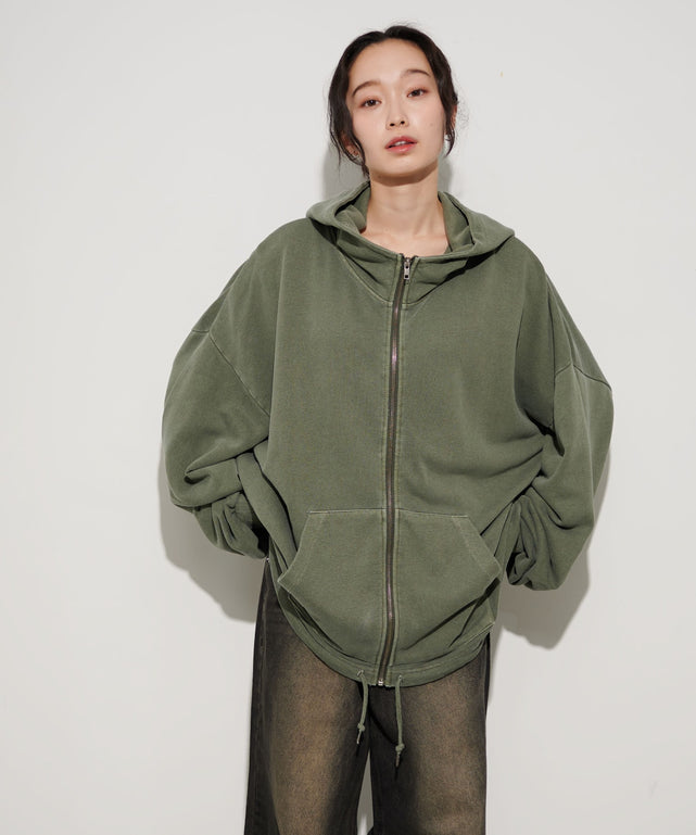 カーキ モデル：161cm L着用