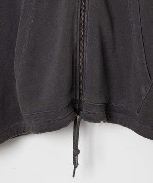 カーキ モデル：161cm L着用