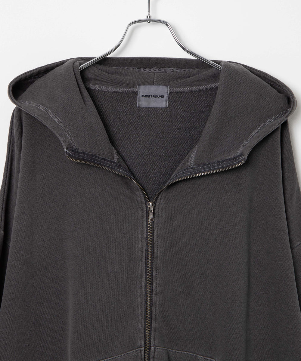 カーキ モデル：161cm L着用