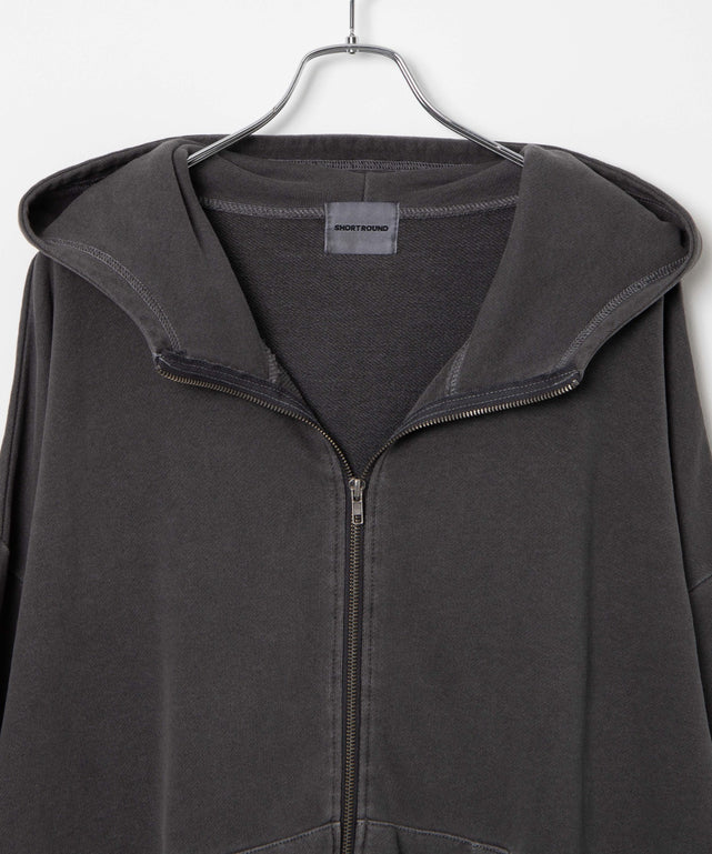 カーキ モデル：161cm L着用