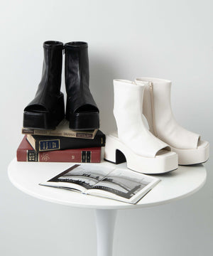 バルキーヒールブーツサンダル