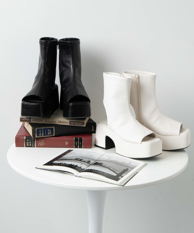 バルキーヒールブーツサンダル