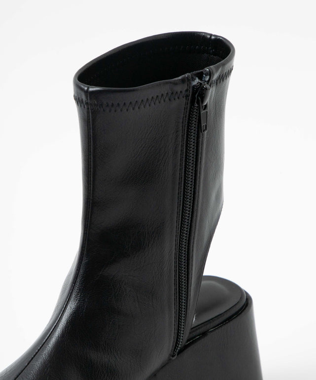 バルキーヒールブーツサンダル